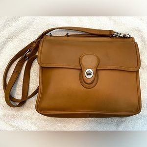 Vintage Coach Willis bag, camel with silver from 2000